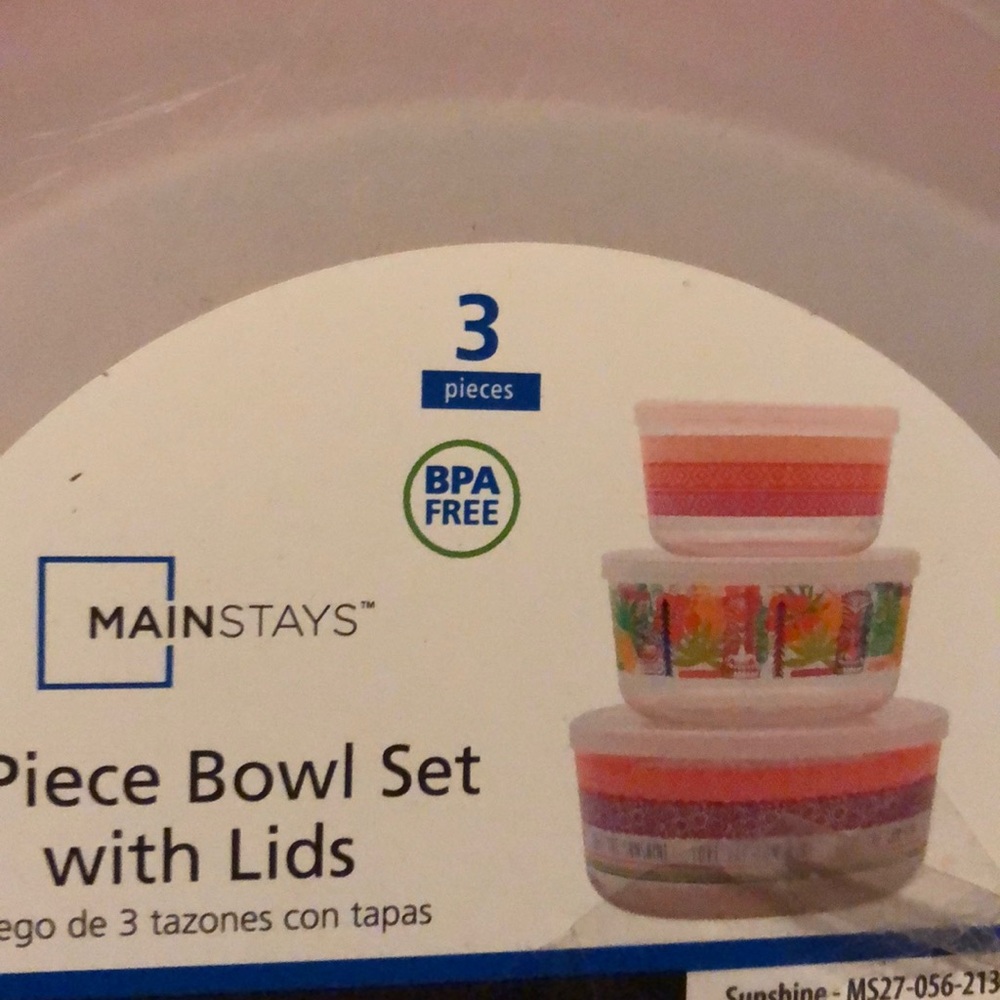 NWT 3 Bowl Set!!